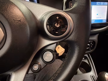 Smart fortwo passion NAVI SHZ MEDIA LEDER TEMPOMAT Vorschaubild 14