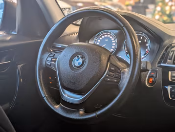 BMW 118i Sport Line *LED*NAVI*SHZ*PDC*AUTOMATIK* Vorschaubild 17