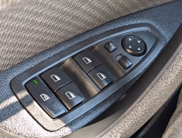 BMW X2 sDrive18i Advantage NAVI. LED. KAMERA. PDC Vorschaubild 25