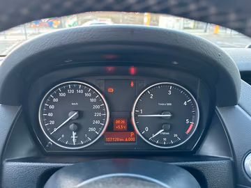 BMW X1 18d sDrive Automatik Becherhalter TÜV NEU Vorschaubild 11