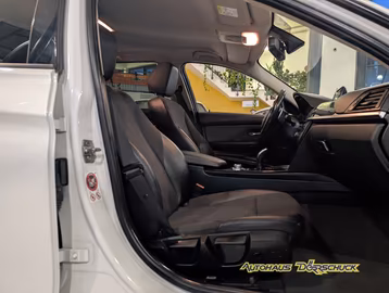 BMW 320d Touring Modern Line*SPORT-AUT*NAVI*XENON Vorschaubild 18