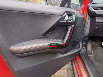 Peugeot 2008 GT Line NAVI. Automatik. LED. PDC Vorschaubild 8