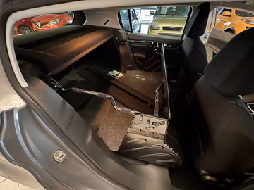 Peugeot 308 1.5 HDI 110 PFLEGEFAHRZEUG SPARSAM Vorschaubild 9