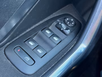 Peugeot 2008 Allure PureTech. NAVI. KAMERA. AUTOMATIK Vorschaubild 9