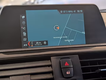 BMW 118i Sport Line *LED*NAVI*SHZ*PDC*AUTOMATIK* Vorschaubild 24