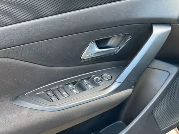 Peugeot 308 Active Pack AUTOMATIK. NAVI. LED. KLIMA Vorschaubild 12
