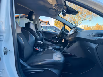 Peugeot 2008 GT-Line Edition NAVI. KAMERA. AUTOM Vorschaubild 10