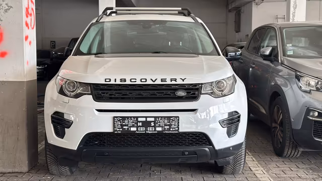 Land Rover Discovery Sport S TD4. AHK. NAVI. XENON. 4x4 Baujahr 2018 (180.224 km, Diesel, 150 PS) - Gebrauchtwagen bei Autohaus Dörrschuck Mainz