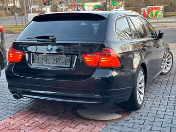 BMW 320d PanoBi-Xenon-Navi-Dachhimmel schwarzM-Sport Vorschaubild 6