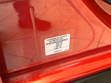 Peugeot 2008 GT Line*AUTOMATIK*NAVI*PANO*PDC*KAMERA Vorschaubild 12