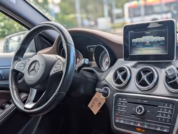 Mercedes-Benz GLA 220 d 4Matic Urban*LEDER*PANORAMA*NAVI Vorschaubild 9