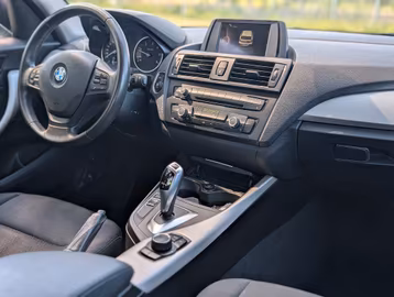 BMW 116d Lounge AUTOMATIK. PDC. TEMPOMAT. BT Vorschaubild 20
