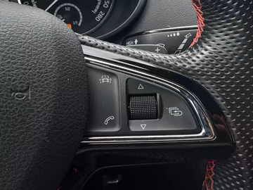 Skoda Octavia RS 4x4. DSG. NAVI. AHK. KESSY. SHZ Vorschaubild 18