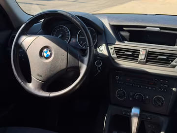 BMW X1 xDrive18d Aut. 4x4. SHZ. PDC. Klima Vorschaubild 8