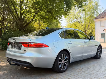 Jaguar XF 20d Portfolio PANO. NAVI. SHZ. Kamera Vorschaubild 5
