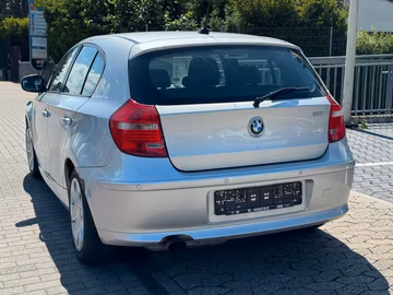 BMW 118i Advantage AUTOM. SHZ. PDC. TEMPOMAT Vorschaubild 6