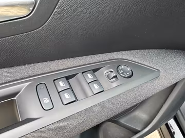 Peugeot 3008 Active NAVI. KAMERA. EAT8. DIGITAL Vorschaubild 14