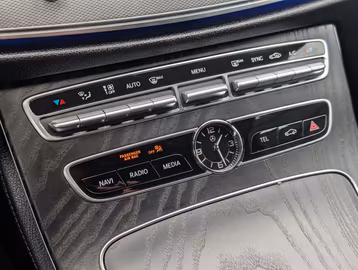 Mercedes-Benz E 200 d T-Modell AMG Line *AHK*NAVI*SHZ*LED*19 Vorschaubild 25