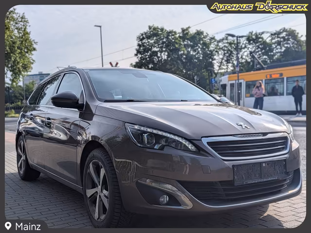 Peugeot 308 SW Allure PANO. LEDER. NAVI. SHZ. MASSAGE Baujahr 2015 (144.500 km, Benzin, 131 PS) - Gebrauchtwagen bei Autohaus Dörrschuck Mainz