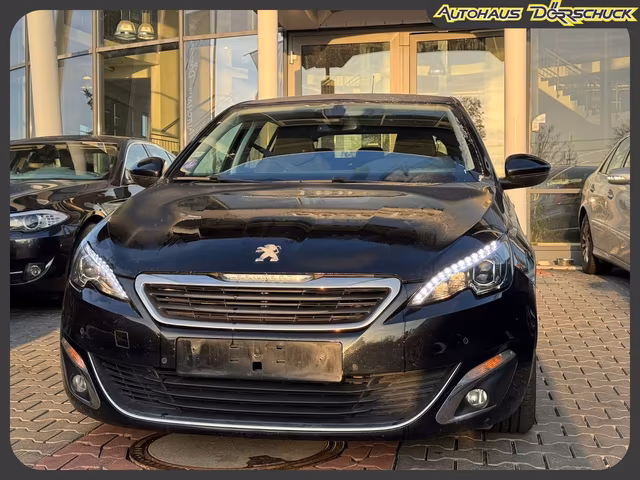 Peugeot 308 Allure AHK. NAVI. Kamera. Keyless Baujahr 2019 (99.993 km, Benzin, 131 PS) - Gebrauchtwagen bei Autohaus Dörrschuck Mainz