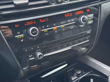 BMW X5 sDrive25d *PANO*HEAD-UP*NAVI*SHZ*PDC*KAMERA* Vorschaubild 20