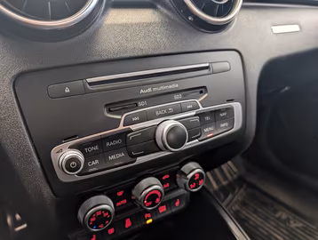 Audi S1 Sportback quattro 4x4. NAVI. SHZ. PDC Vorschaubild 16