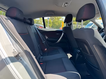 BMW 118i Advantage AUTOM. SHZ. PDC. TEMPOMAT Vorschaubild 12