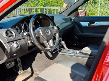 Mercedes-Benz C 350 Avantgarde AMG 4x4. PANO. NAVI. AHK Vorschaubild 6