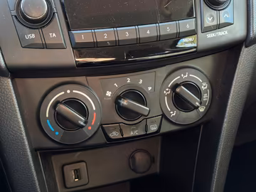 Suzuki Swift 1.2 Club 1.Hand. SHZ. BT. KEYLESS Vorschaubild 15