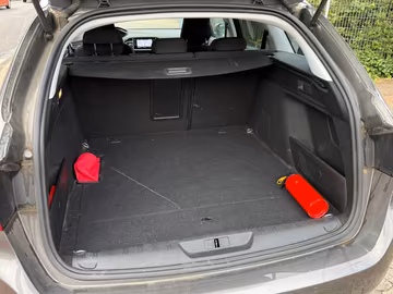 Peugeot 308 SW Allure EAT8. NAVI. Kamera. PDC Vorschaubild 14