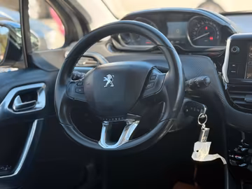 Peugeot 2008 Allure PureTech AT. 1.Hand. NAVI. PDF Vorschaubild 16