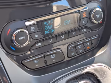 Ford Kuga Individual Automatik BiXenon Panorama Leder Vorschaubild 19