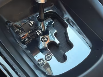Peugeot 2008 Allure PureTech AT. 1.Hand. NAVI. PDF Vorschaubild 28