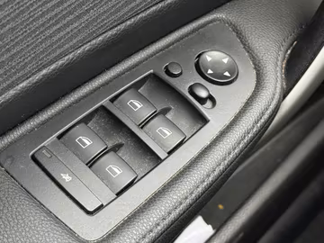BMW 116i Automatik XENON. SHZ. PDC. HARMAN/KARDON Vorschaubild 13