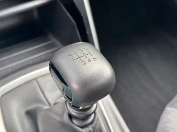 Peugeot 2008 AHK. Kamera. PDC. LED. Klima Vorschaubild 14