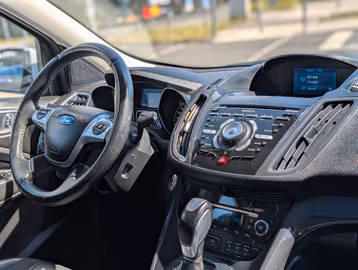 Ford Kuga Individual Automatik BiXenon Panorama Leder Vorschaubild 13