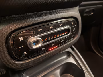 Smart fortwo passion NAVI SHZ MEDIA LEDER TEMPOMAT Vorschaubild 11