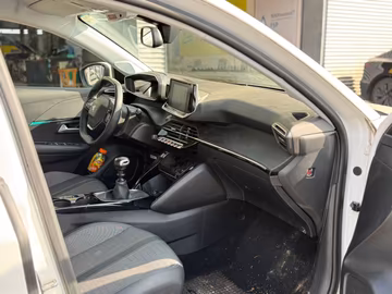 Peugeot 208 Allure PureTech 100. LED. KLIMA AUTO. PDC Vorschaubild 9