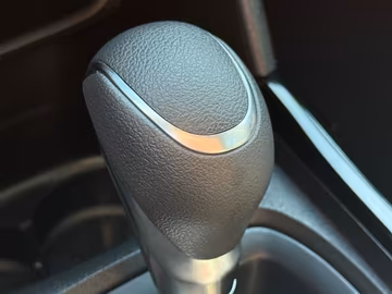 Peugeot 2008 Allure PureTech AT. 1.Hand. NAVI. PDF Vorschaubild 27