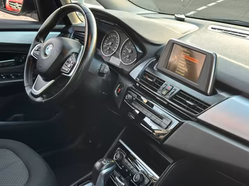 BMW 218i Active Tourer Advantage *NAVI*SHZ*PDC*AUTOM Vorschaubild 10