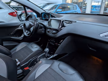 Peugeot 2008 Allure NAVI. KAMERA. AUTOMATIK. LED Vorschaubild 8