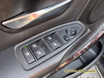 BMW 328 i Touring Sitzh*Klimaaut* Bi-Xenon* Navi* Vorschaubild 12