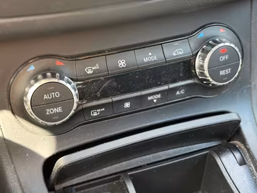 Mercedes-Benz B 180 Sports Tourer SHZ. MASSAGE. AUTOM. PDC Vorschaubild 13