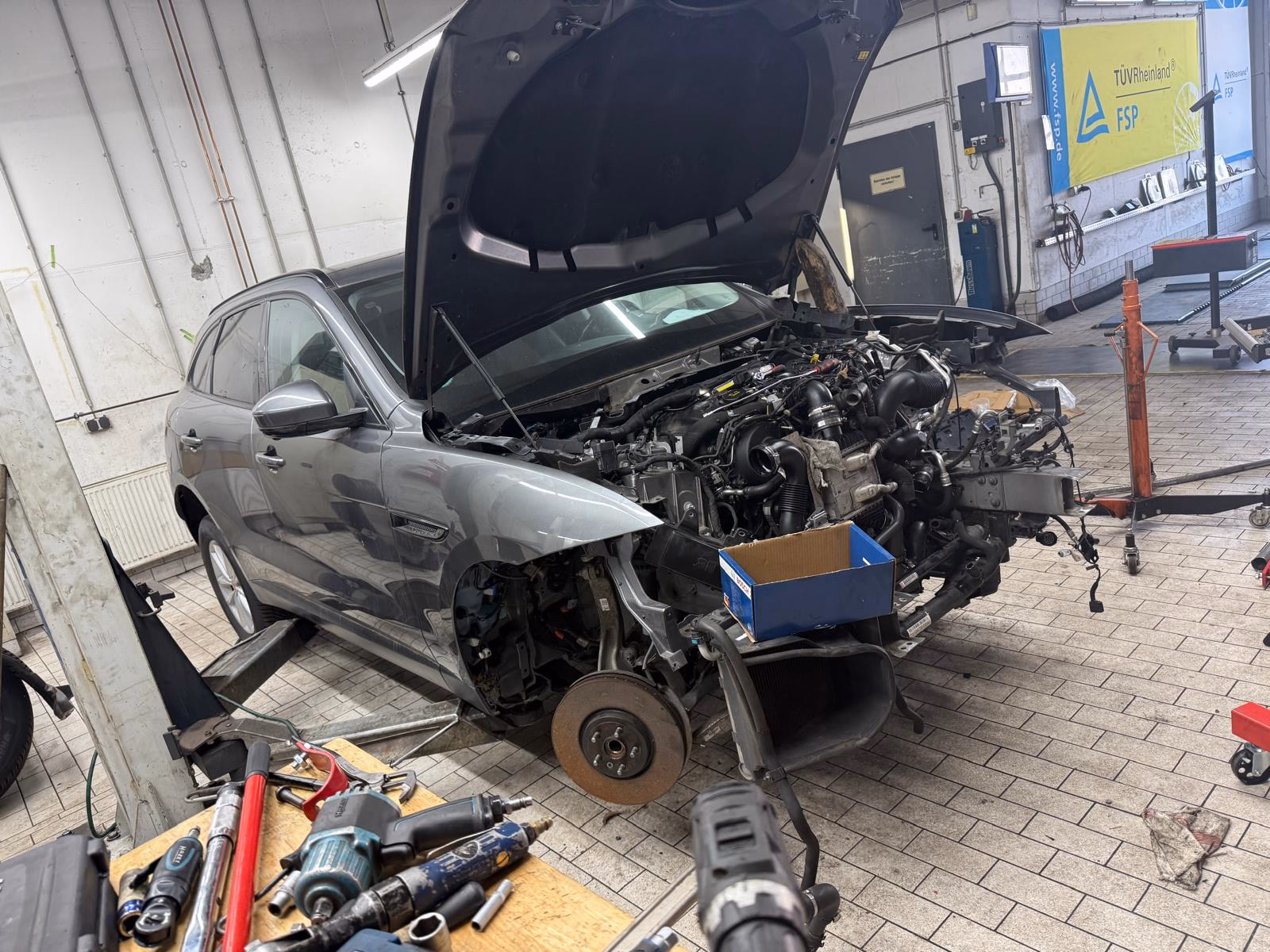 Kfz-Meisterwerkstatt von Autohaus Dörrschuck Mainz mit moderner Ausstattung